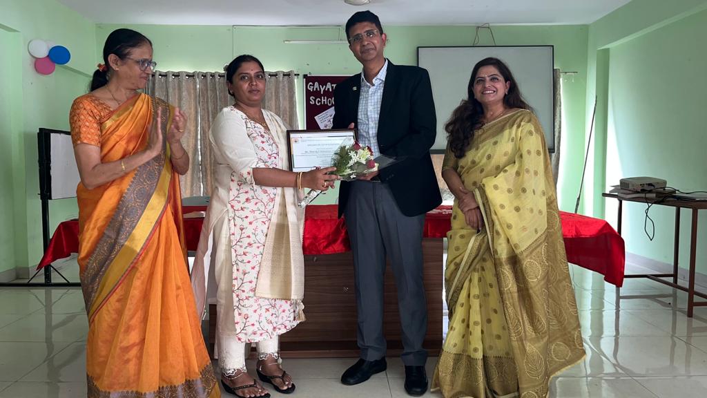 Gayatri Group of Schools’ management in Pune organised a motivational and thought-provoking seminar for the entire staff.
