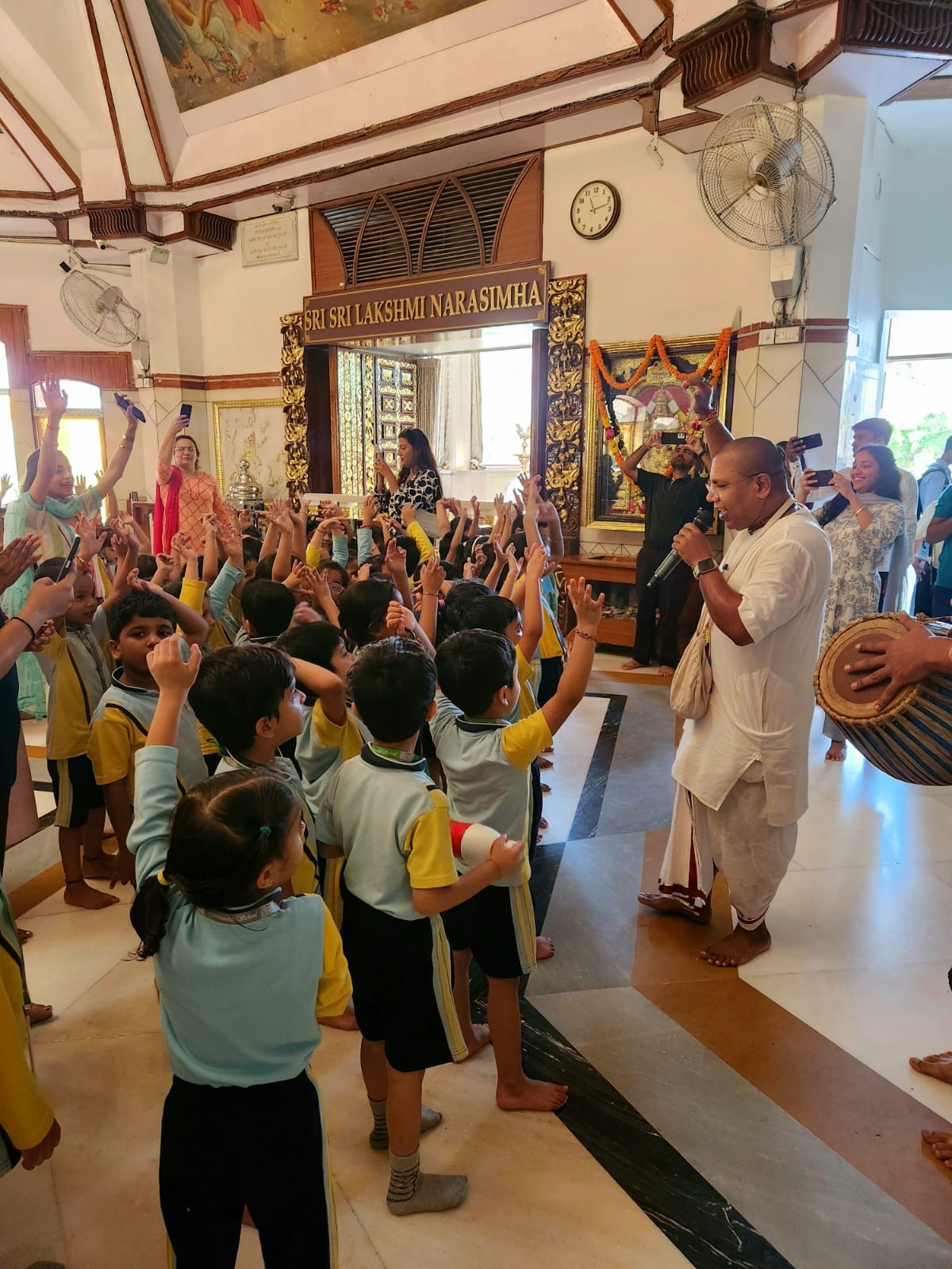 Vivekanand School, Anand Vihar: Little Vivians’ Enchanting Journey to ISKCON Temple in Delhi.